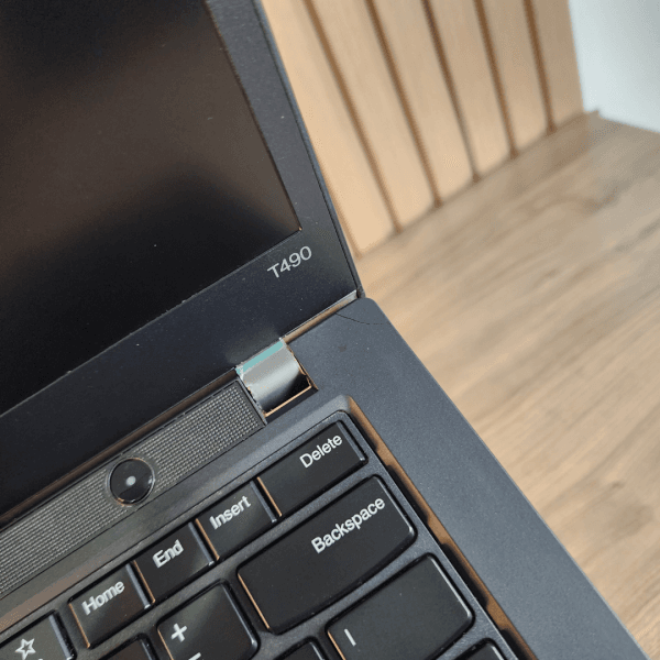 OUTLET Lenovo ThinkPad T490 i5 8th 16GB RAM 256 SSD Win11Pro - Imagem 8