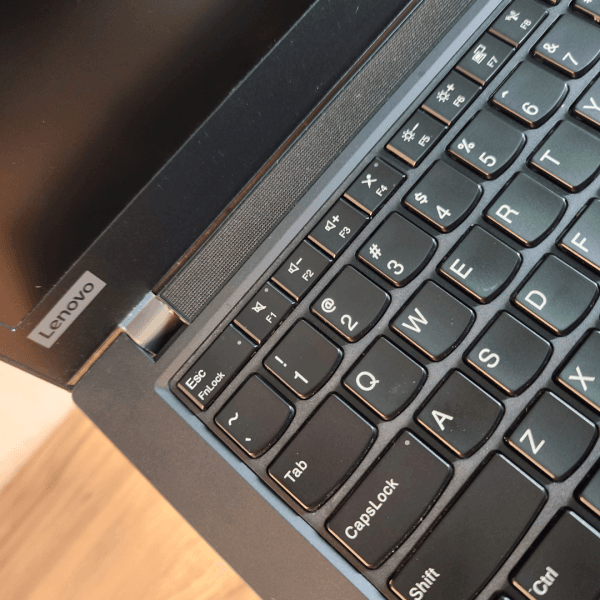 OUTLET Lenovo ThinkPad T490 i5 8th 16GB RAM 256 SSD Win11Pro - Imagem 7