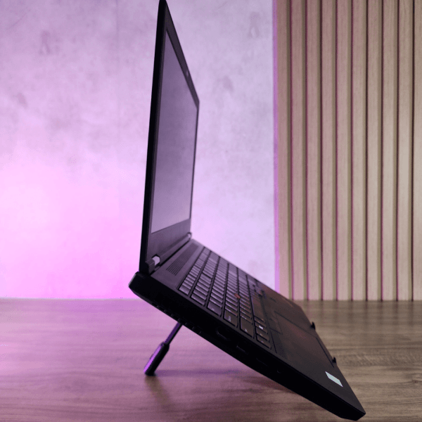 Workstation ThinkPad P15 NVIDIA T1000 - i7-10th 32GB 512GB - Imagem 4